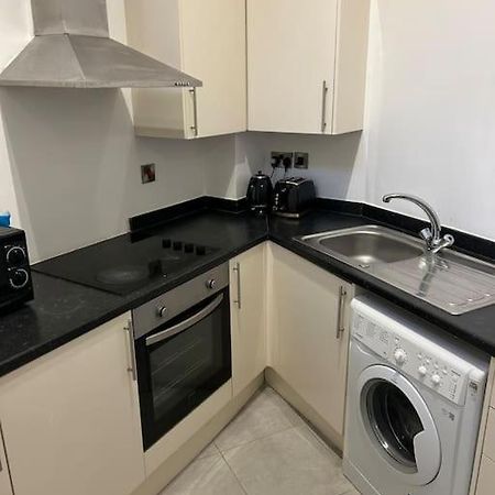 מנצ'סטר Modern 1 Bed Apartment In Salford מראה חיצוני תמונה