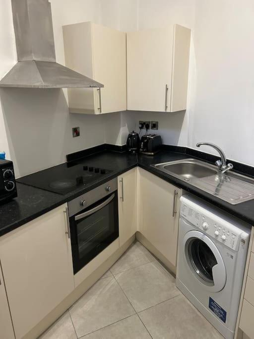 מנצ'סטר Modern 1 Bed Apartment In Salford מראה חיצוני תמונה